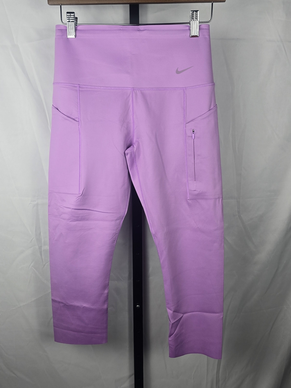 NWT Nike Go Women's Dri-FIT Firm-Support High-Waisted Cropped Size Medium